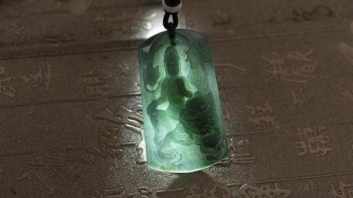 危料墨翠怎么看真假鉴别,揭秘危料墨翠的鉴定技巧