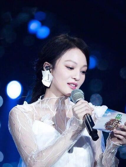 张韶涵明星慈善,传递爱心，点亮希望之光