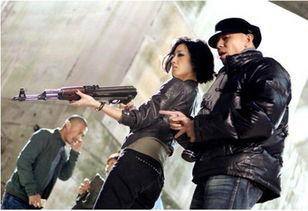 女明星玩手枪,女明星手枪玩转时尚界